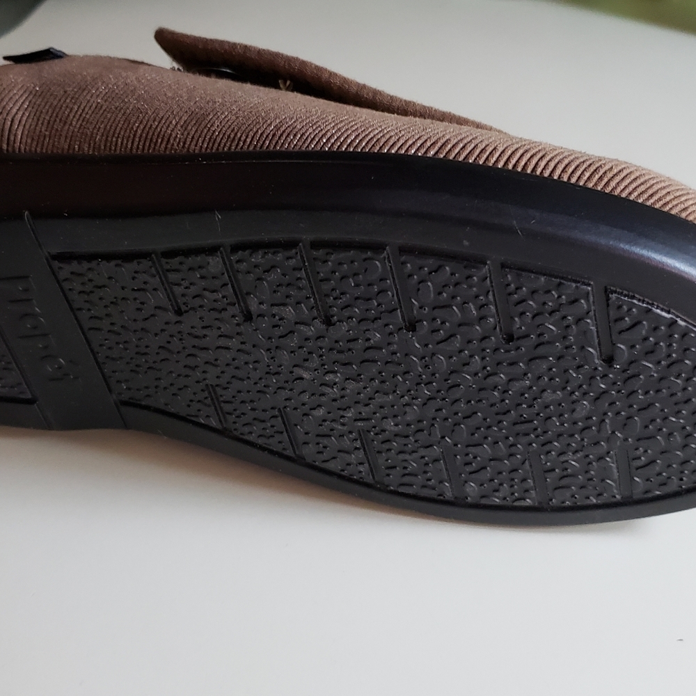 Shoes - Picture 3 of 3